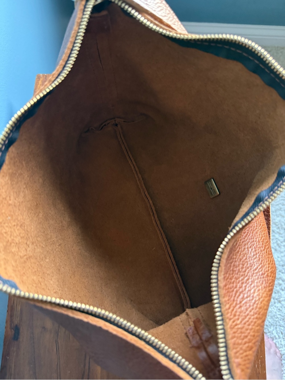 Portland Leather Goods - large Slouchy, Golden - Picture 7 of 12